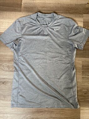 Nike Men’s Dri-Fit Short Sleeve Performance Tee